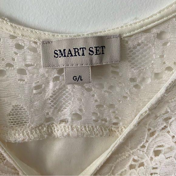 3/$30💚Smart Set cream white lace floral short sleeve top size large - Picture 3 of 15